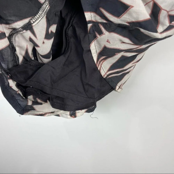 NEW Amuse Society Estella Charcoal Grey Leaf Print Romper Shorts Jumpsuit Small - Picture 5 of 9